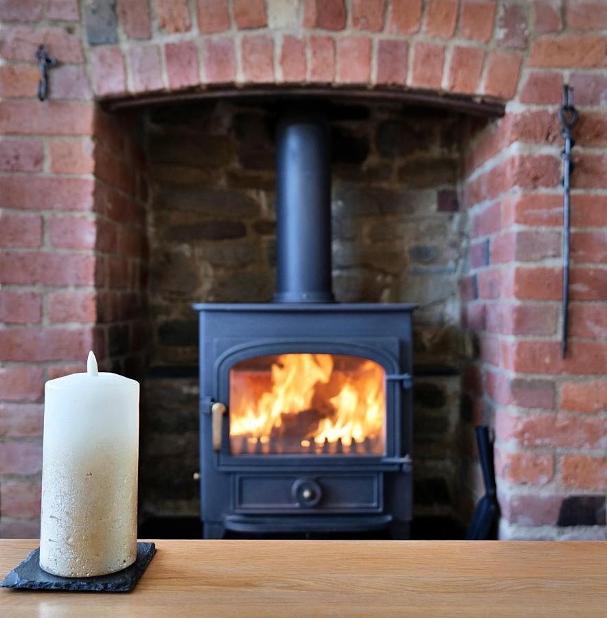 Country Cottage With Far Reaching Views Presteigne Exterior photo